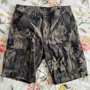 NWOT Men’s Levi Cargo Shorts